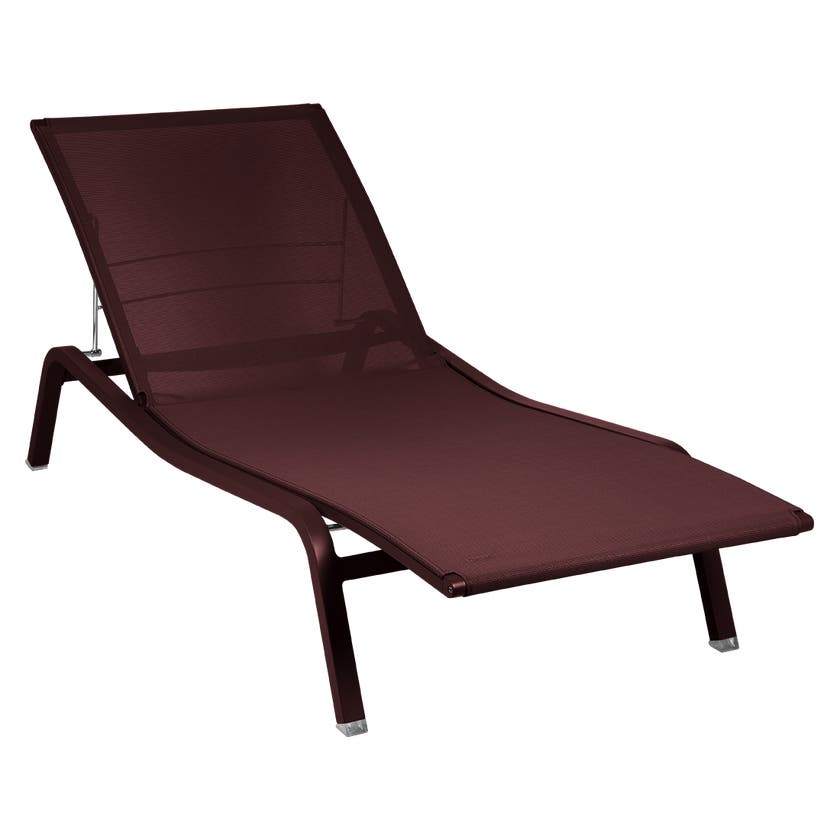 Bain de soleil ALIZÉ de Fermob, Cerise Noire Stéréo Bain de soleil ALIZÉ de Fermob, Cerise Noire Stéréo