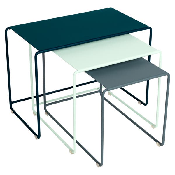 Trilogie de tables basses gigognes OULALA de Fermob, Bouquet rétro (bleu acapulco, menthe glaciale, gris orage) Trilogie de tables basses gigognes OULALA de Fermob, Bouquet rétro (bleu acapulco, menthe glaciale, gris orage)