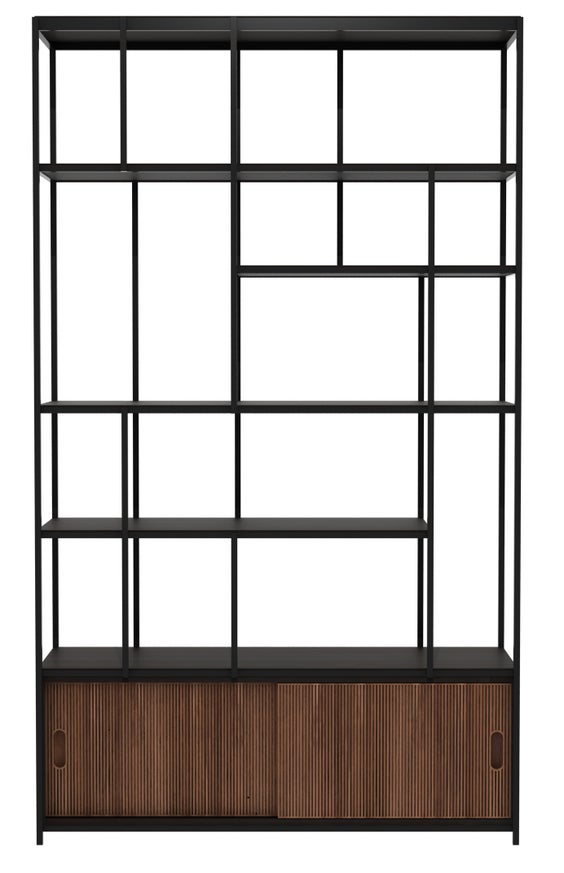 Étagère STUDIO avec 2 portes coulissantes d'Ethnicraft, Noir et teck Étagère STUDIO avec 2 portes coulissantes d'Ethnicraft, Noir et teck