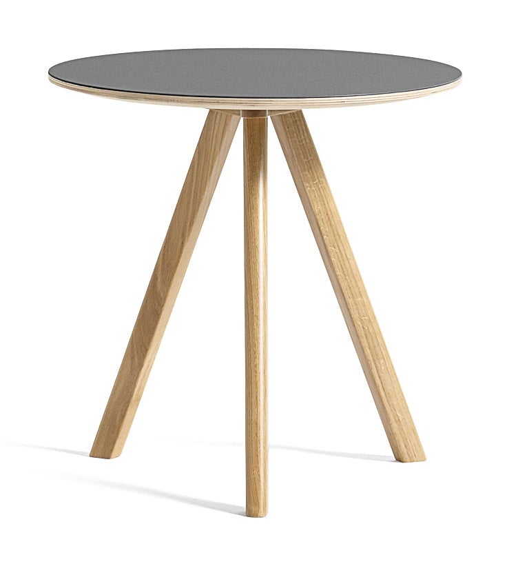 Table basse Ø.50 cm COPENHAGUE CPH 20 de Hay, Plateau lino gris, Pieds en chêne vernis naturel Table basse Ø.50 cm COPENHAGUE CPH 20 de Hay, Plateau lino gris, Pieds en chêne vernis naturel