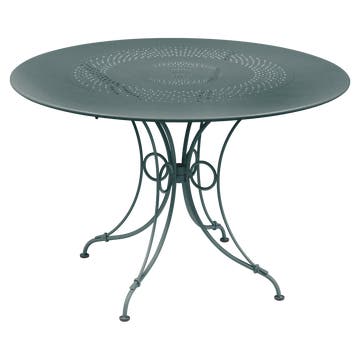 Table 1900 de Fermob D.117 gris orage Table 1900 de Fermob D.117 gris orage