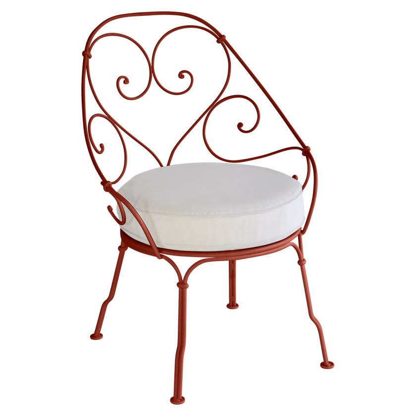 Fauteuil CABRIOLET de Fermob, Coussin Blanc grisé, ocre rouge Fauteuil CABRIOLET de Fermob, Coussin Blanc grisé, ocre rouge