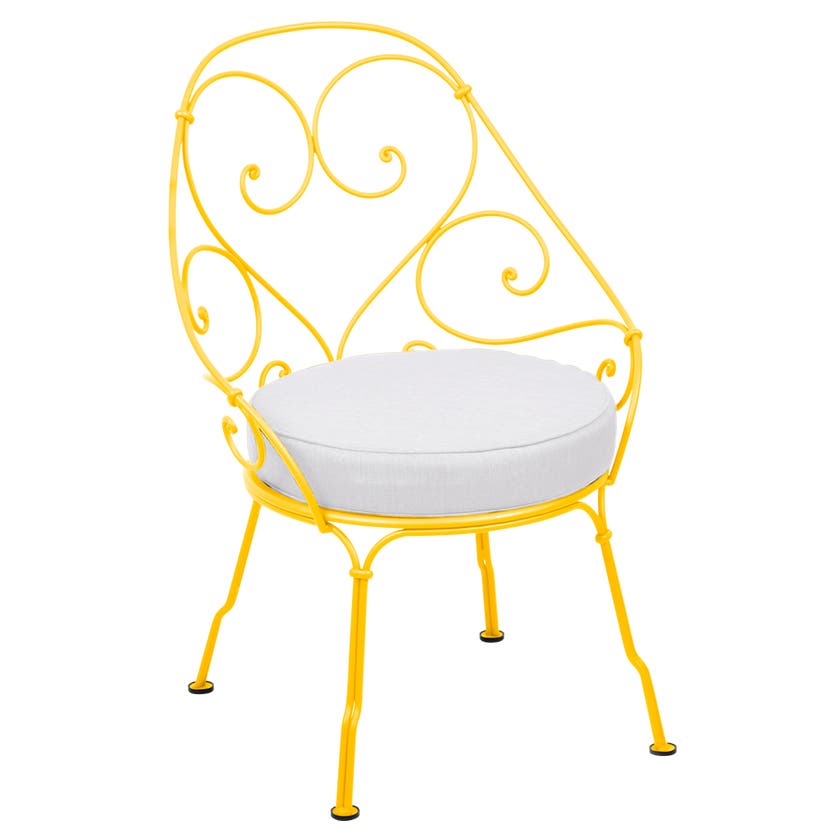 Fauteuil CABRIOLET de Fermob, Coussin Blanc grisé, Miel Fauteuil CABRIOLET de Fermob, Coussin Blanc grisé, Miel
