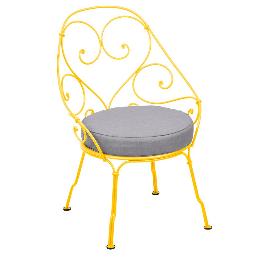 Fauteuil CABRIOLET de Fermob, Coussin Gris flanelle, Miel Fauteuil CABRIOLET de Fermob, Coussin Gris flanelle, Miel