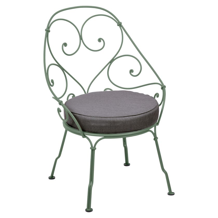 Fauteuil CABRIOLET de Fermob, coussin gris graphite, Cactus Fauteuil CABRIOLET de Fermob, coussin gris graphite, Cactus