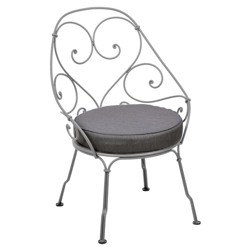 Fauteuil CABRIOLET de Fermob, Coussin Gris graphite, Gris lapilli Fauteuil CABRIOLET de Fermob, Coussin Gris graphite, Gris lapilli