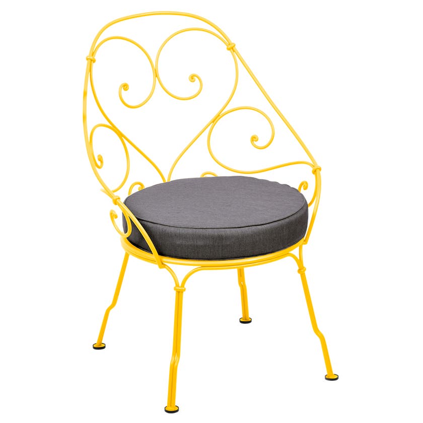 Fauteuil CABRIOLET de Fermob, Coussin Gris graphite, Miel Fauteuil CABRIOLET de Fermob, Coussin Gris graphite, Miel