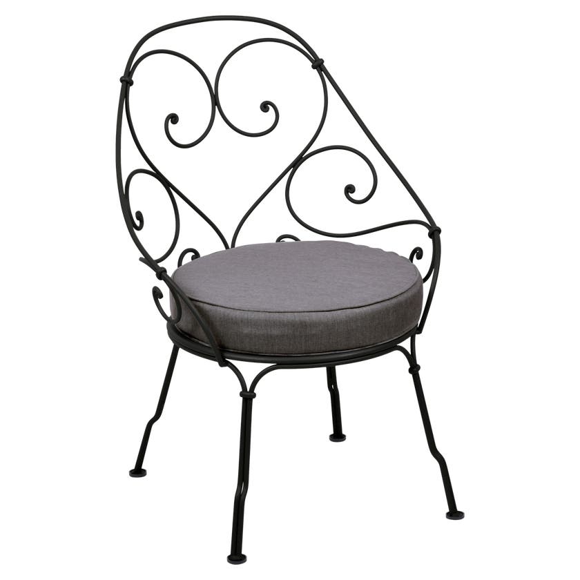 Fauteuil CABRIOLET de Fermob, coussin gris graphite, Réglisse Fauteuil CABRIOLET de Fermob, coussin gris graphite, Réglisse