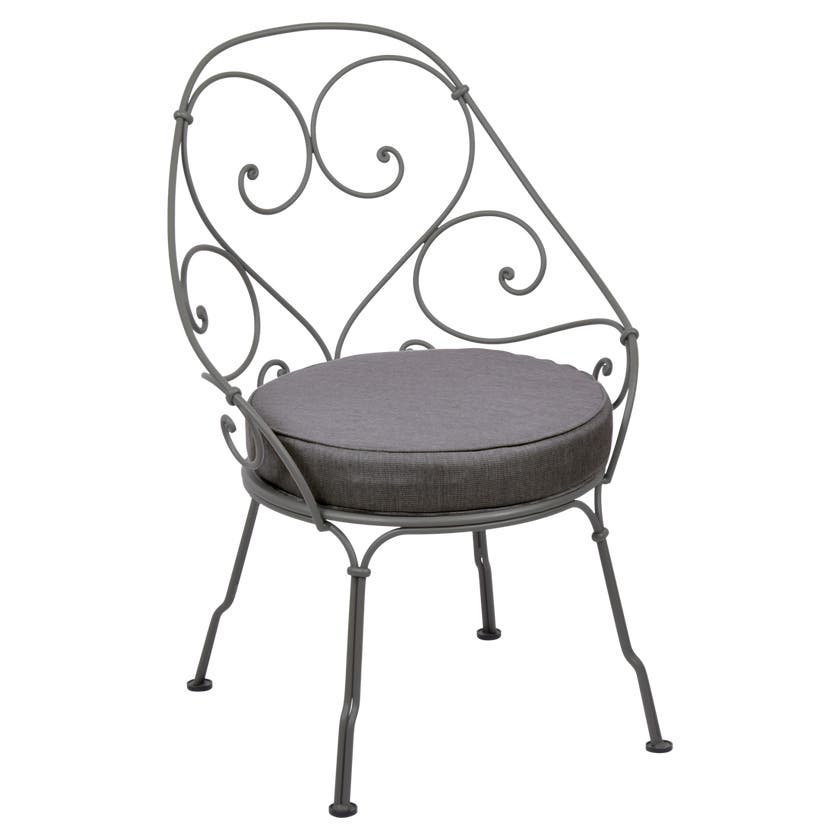 Fauteuil CABRIOLET de Fermob, coussin gris graphite, Romarin Fauteuil CABRIOLET de Fermob, coussin gris graphite, Romarin