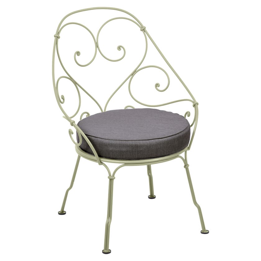 Fauteuil CABRIOLET de Fermob, coussin gris graphite, Tilleul Fauteuil CABRIOLET de Fermob, coussin gris graphite, Tilleul