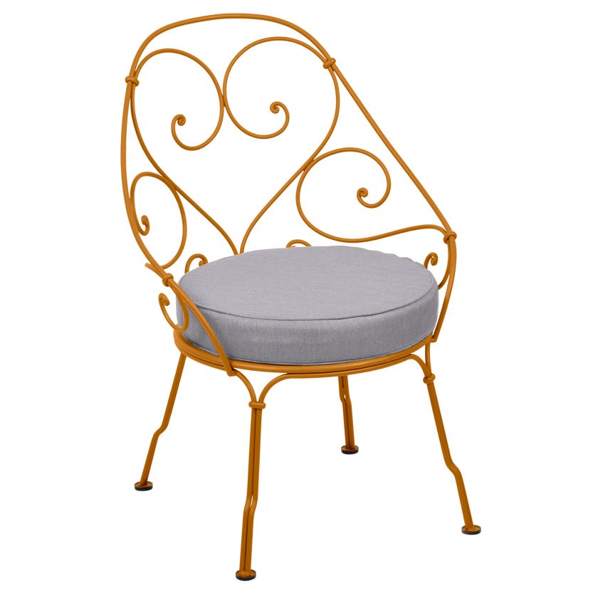 Fauteuil CABRIOLET de Fermob, Coussin Gris flanelle, Pain d'épices Fauteuil CABRIOLET de Fermob, Coussin Gris flanelle, Pain d'épices