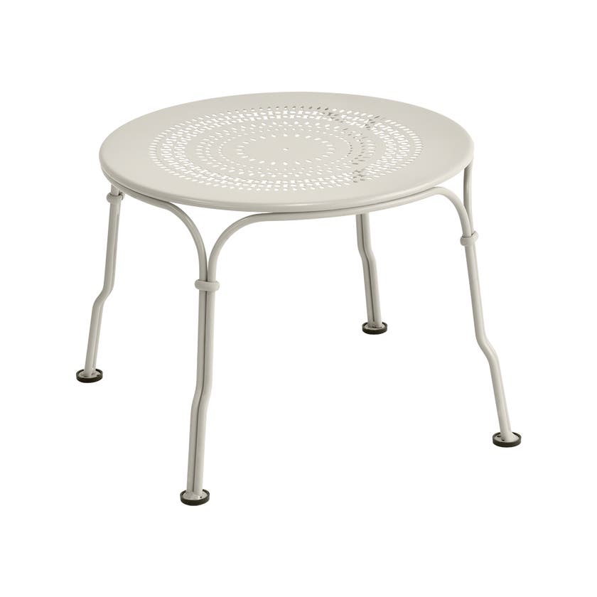 Table basse 1900 de Fermob, Gris argile Table basse 1900 de Fermob, Gris argile