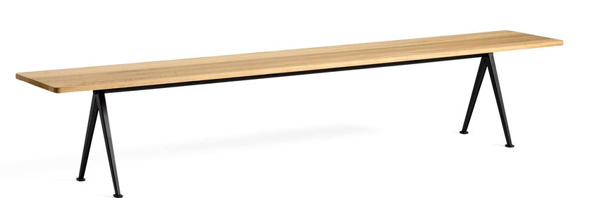 Banc PYRAMID 12 de Hay, 250 x 40 cm, Black base, Clear lacquered Banc PYRAMID 12 de Hay, 250 x 40 cm, Black base, Clear lacquered