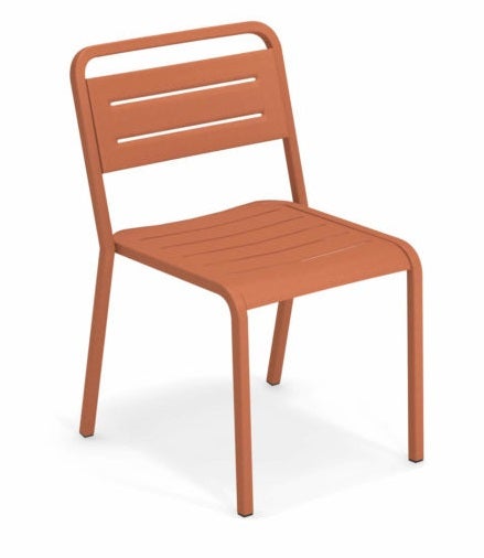 Chaise URBAN de Emu, Rouge d'érable Chaise URBAN de Emu, Rouge d'érable