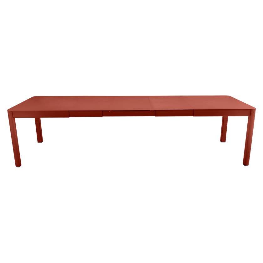 Table à allonges RIBAMBELLE de Fermob, 3 allonges, Ocre Rouge Table à allonges RIBAMBELLE de Fermob, 3 allonges, Ocre Rouge