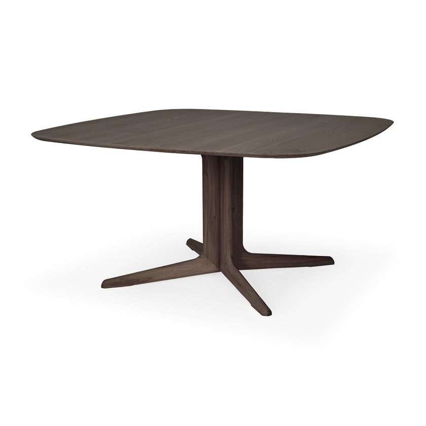 Table CORTO en chêne d'Ethnicraft, Chêne vernis brun Table CORTO en chêne d'Ethnicraft, Chêne vernis brun