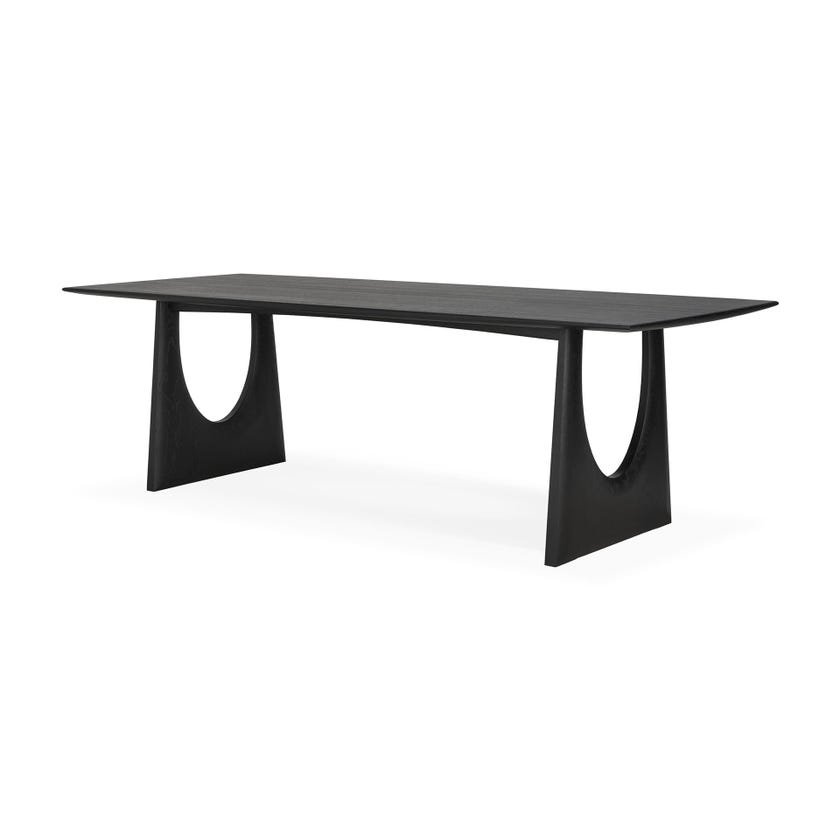 Table à manger GEOMETRIC d'Ethnicraft, 250 x 100 x 76 cm, Chêne teinté noir Table à manger GEOMETRIC d'Ethnicraft, 250 x 100 x 76 cm, Chêne teinté noir