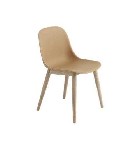 Chaise FIBER piétement bois de Muuto, Ochre/chêne