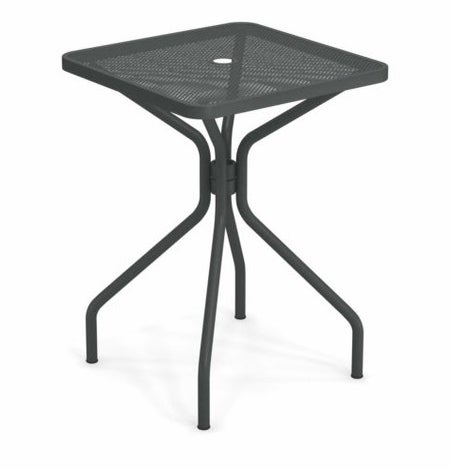 Table carrée CAMBI de Emu, 60 x 60 cm, Fer ancien