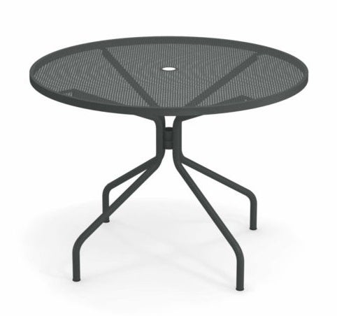 Table ronde CAMBI de Emu, Ø106 cm, Fer ancien Table ronde CAMBI de Emu, Ø106 cm, Fer ancien