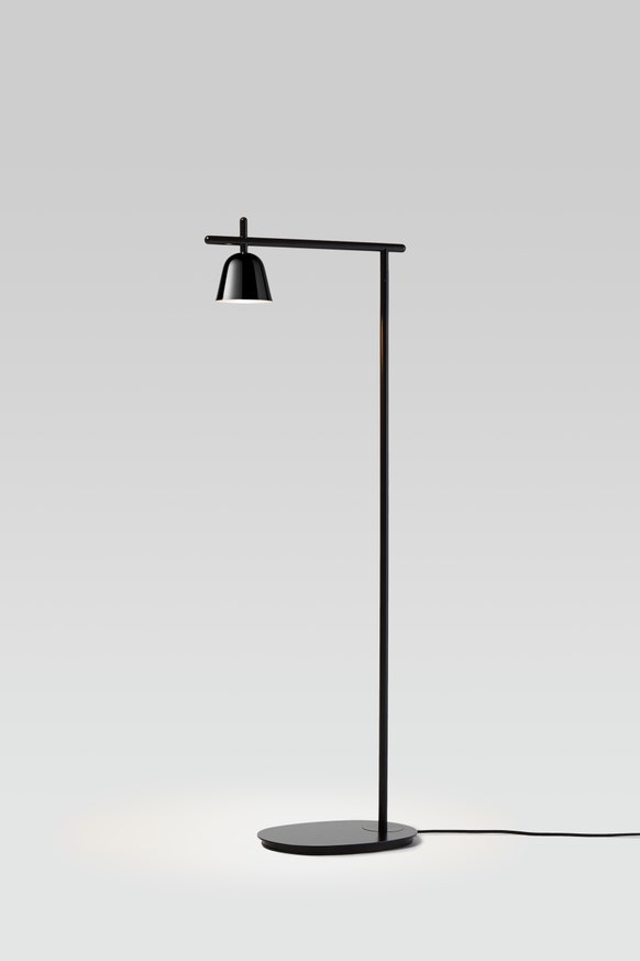 Lampadaire LIGHTO P NOIR MAT - COUPE EN CHROME NOIR de Parachilna Lampadaire LIGHTO P NOIR MAT - COUPE EN CHROME NOIR de Parachilna