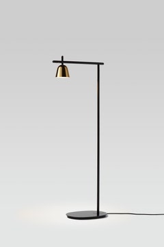 Lampadaire LIGHTO P NOIR MAT - COUPE EN BRILLANT DORÉ de Parachilna Lampadaire LIGHTO P NOIR MAT - COUPE EN BRILLANT DORÉ de Parachilna
