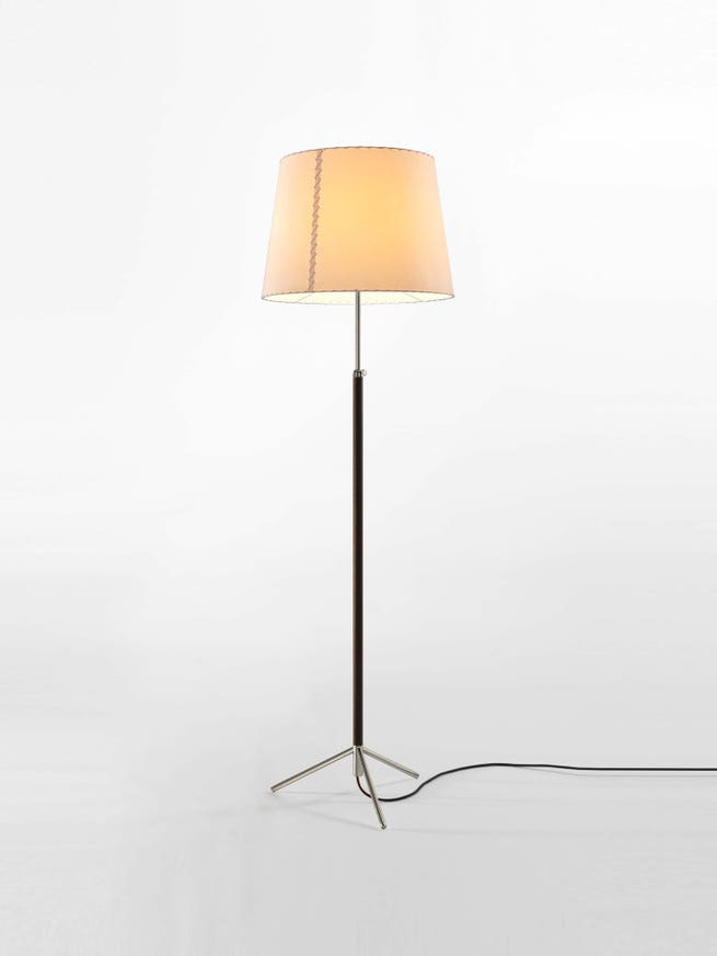 Lampadaire PIE DE SALÓN Métal Chromé / Parchemin Beige Lampadaire PIE DE SALÓN Métal Chromé / Parchemin Beige