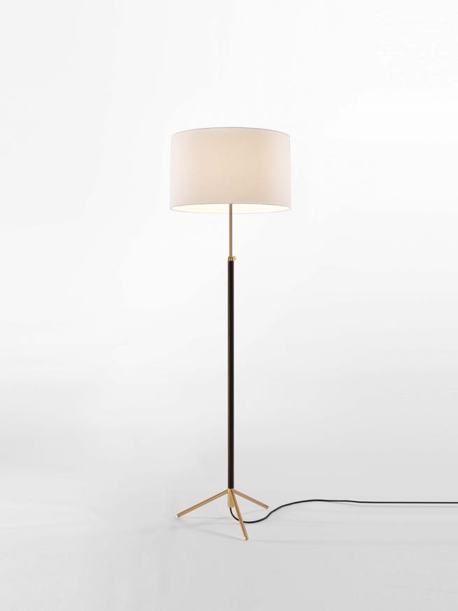 Lampadaire PIE DE SALÓN Métal Laiton / Lin Blanc Lampadaire PIE DE SALÓN Métal Laiton / Lin Blanc