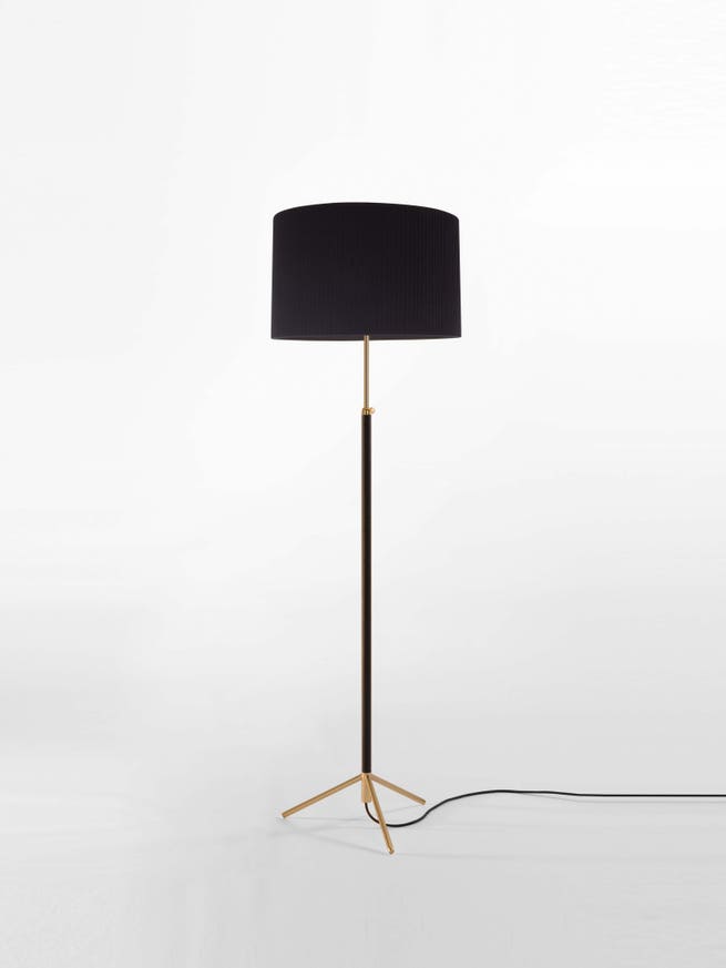 Lampadaire PIE DE SALÓN Métal Laiton / Ruban Noir Lampadaire PIE DE SALÓN Métal Laiton / Ruban Noir