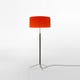 Lampadaire PIE DE SALÓN Métal Chromé / Ruban Rouge-Ambre