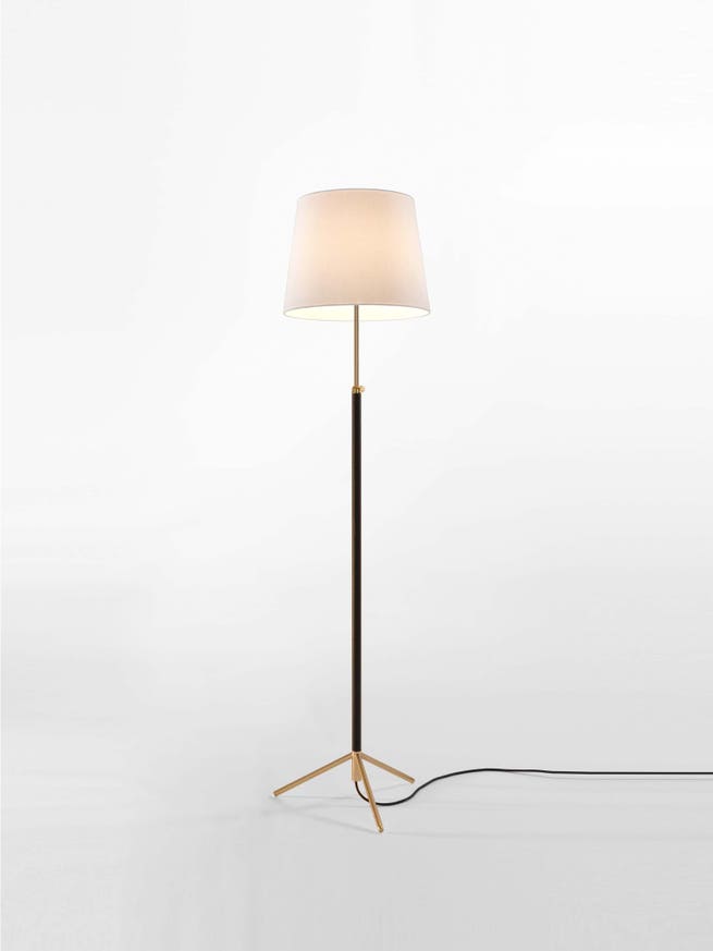Lampadaire PIE DE SALÓN G3 Métal Laiton / Lin Blanc Lampadaire PIE DE SALÓN G3 Métal Laiton / Lin Blanc