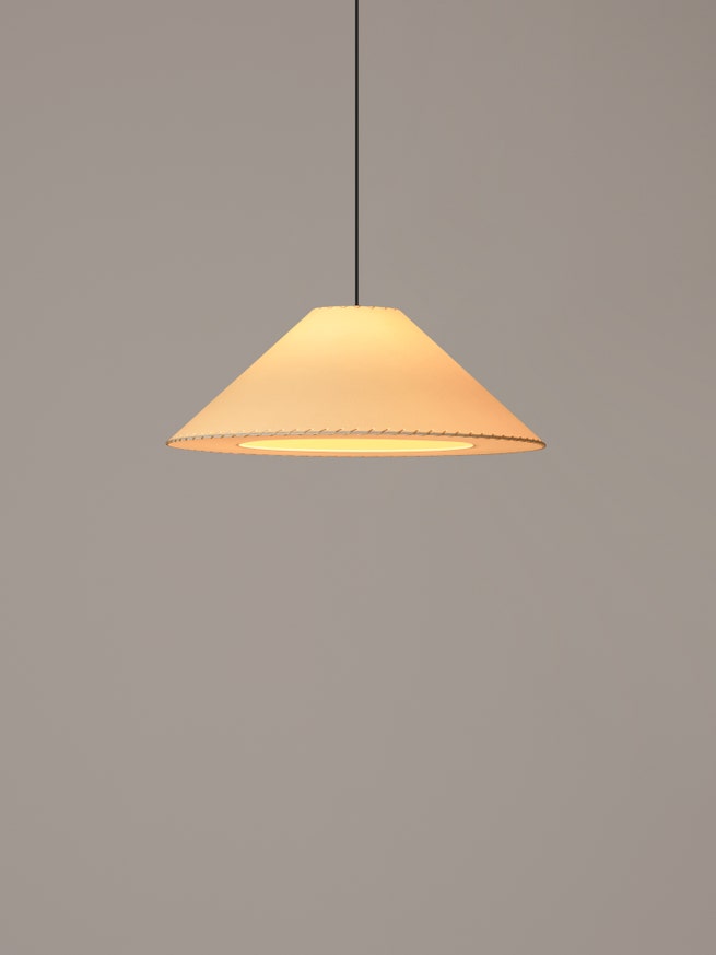 Suspension SÍSÍSÍ CÓNICAS PLANAS Parchemin Beige / Métal Noir Suspension SÍSÍSÍ CÓNICAS PLANAS Parchemin Beige / Métal Noir
