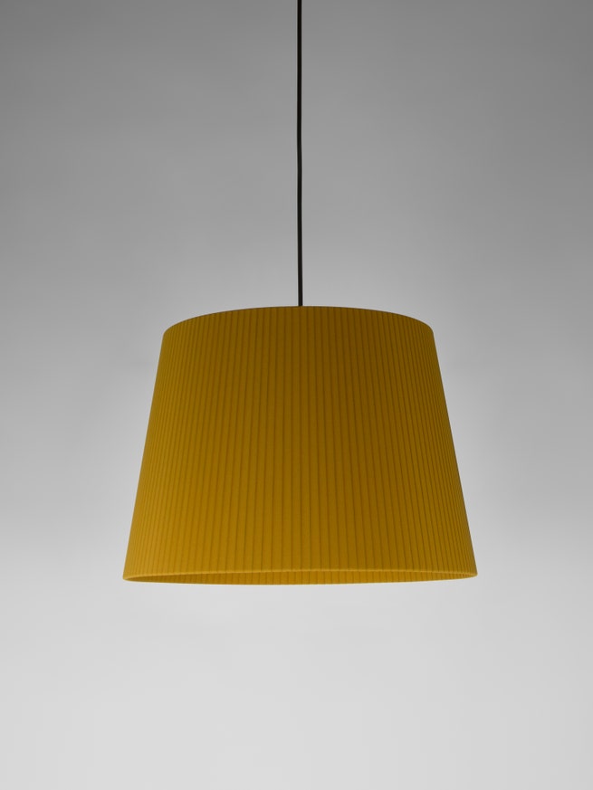 Suspension SÍSÍSÍ CÓNICAS Ruban Moutarde / Métal Blanc Suspension SÍSÍSÍ CÓNICAS Ruban Moutarde / Métal Blanc