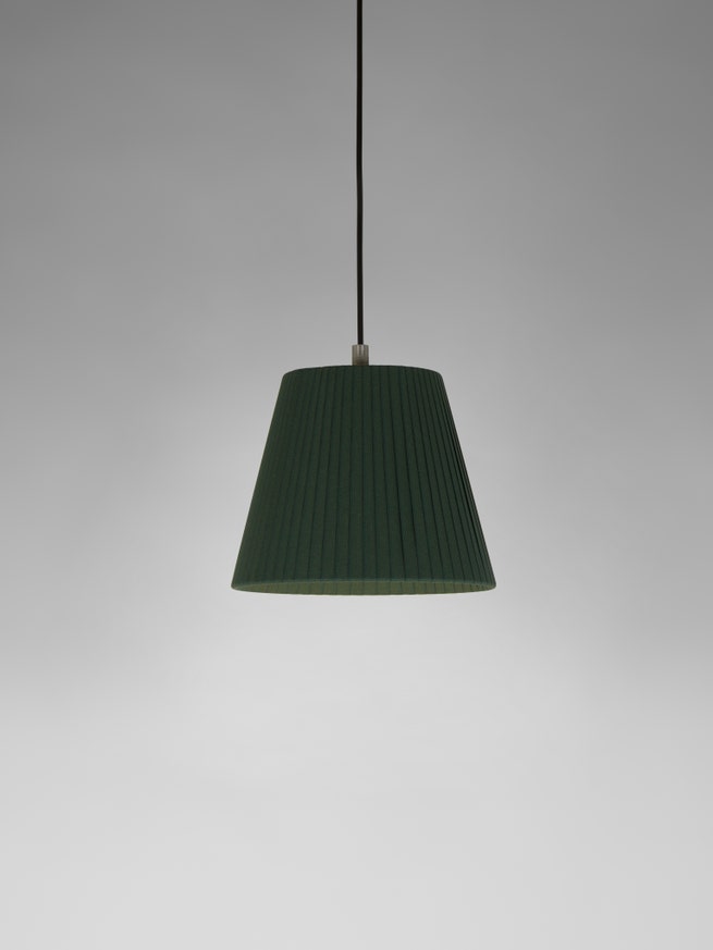 Suspension SÍSÍSÍ CÓNICAS Ruban Vert/Câble Noir - Canopée Métal Blanc Suspension SÍSÍSÍ CÓNICAS Ruban Vert/Câble Noir - Canopée Métal Blanc