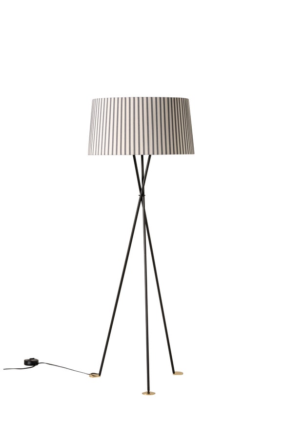 Lampadaire TRÍPODE Métal Noir / Ruban Rayure bretonne Lampadaire TRÍPODE Métal Noir / Ruban Rayure bretonne