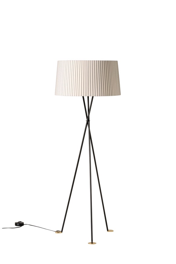 Lampadaire TRÍPODE Métal Noir / Ruban Naturel Lampadaire TRÍPODE Métal Noir / Ruban Naturel