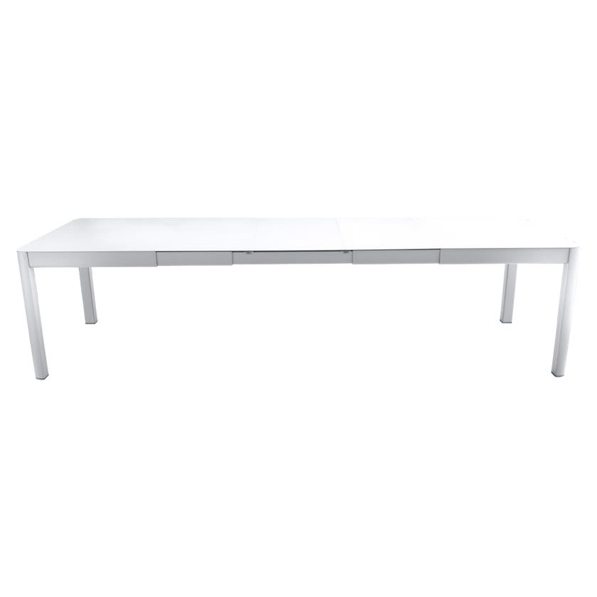 Table à allonges RIBAMBELLE de Fermob, 3 allonges, Blanc coton Table à allonges RIBAMBELLE de Fermob, 3 allonges, Blanc coton