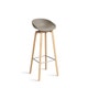 Tabouret AAS32 LOW, H.64, Pieds en chêne vernis naturel, Repose-pieds inox, Khaki 2.0