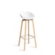 Tabouret AAS32 LOW, H.64, Pieds en chêne vernis naturel, Repose-pieds inox, White 2.0