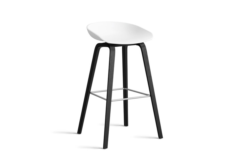 Tabouret AAS32 HIGH de Hay, H.74, Pieds en chêne noir, Repose-pieds inox, White 2.0 Tabouret AAS32 HIGH de Hay, H.74, Pieds en chêne noir, Repose-pieds inox, White 2.0