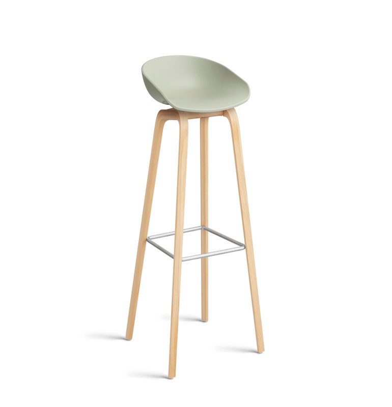Tabouret AAS32 HIGH de Hay, H.74, Pieds en chêne savonné, Pastel green 2.0
