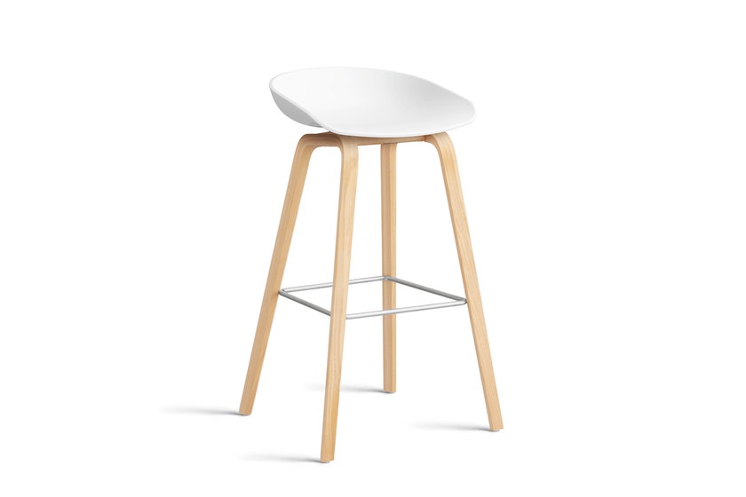 Tabouret AAS32 HIGH de Hay, H.74, Pieds en chêne savonné, White 2.0 Tabouret AAS32 HIGH de Hay, H.74, Pieds en chêne savonné, White 2.0