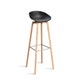 Tabouret AAS32 HIGH, H. assise 75 cm, Pieds en chêne vernis naturel, Repose-pieds inox, Coque black 2.0
