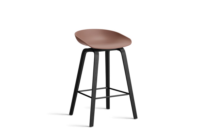 Tabouret AAS32 LOW de Hay, H.64, Pieds en chêne noir, Repose-pieds noir, Soft brick 2.0 Tabouret AAS32 LOW de Hay, H.64, Pieds en chêne noir, Repose-pieds noir, Soft brick 2.0