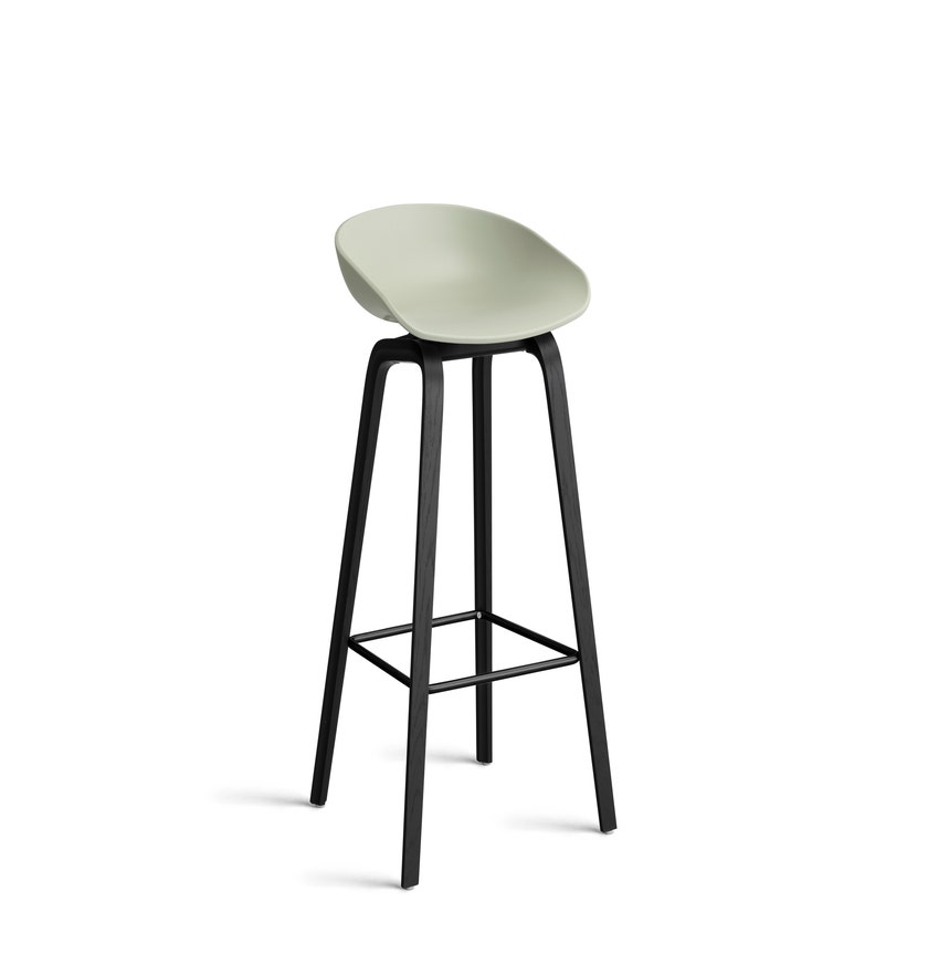 Tabouret AAS32 LOW de Hay, H.64, Pieds en chêne noir, Repose-pieds noir, Pastel green 2.0