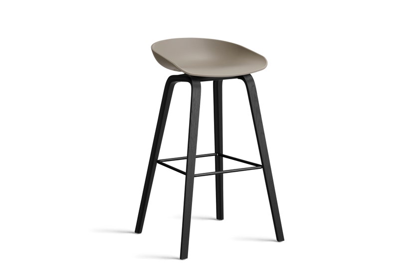 Tabouret AAS32 HIGH de Hay H.74, Pieds en chêne noir, Repose-pieds noir, Khaki 2.0 Tabouret AAS32 HIGH de Hay H.74, Pieds en chêne noir, Repose-pieds noir, Khaki 2.0