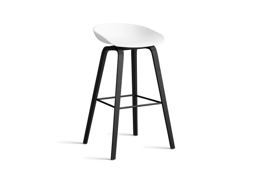 Tabouret AAS32 HIGH de Hay H.74, Pieds en chêne noir, Repose-pieds noir, White 2.0 Tabouret AAS32 HIGH de Hay H.74, Pieds en chêne noir, Repose-pieds noir, White 2.0