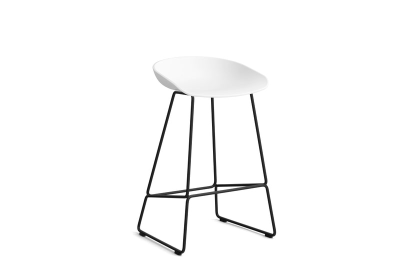 Tabouret AAS38 LOW de Hay, H.64, Structure noire, White 2.0 Tabouret AAS38 LOW de Hay, H.64, Structure noire, White 2.0
