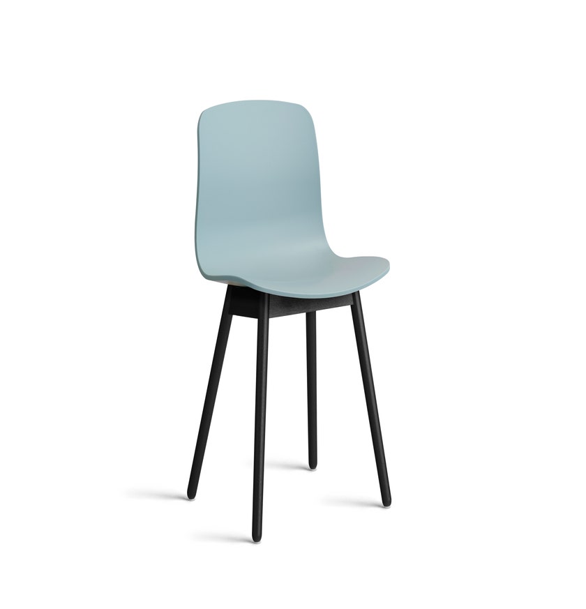 Chaise AAC12 de Hay, Piétement en chêne teinté noir, Dusty blue 2.0