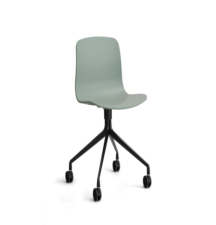 Chaise à roulettes AAC14 de Hay, Piétement noir, Fall green 2.0